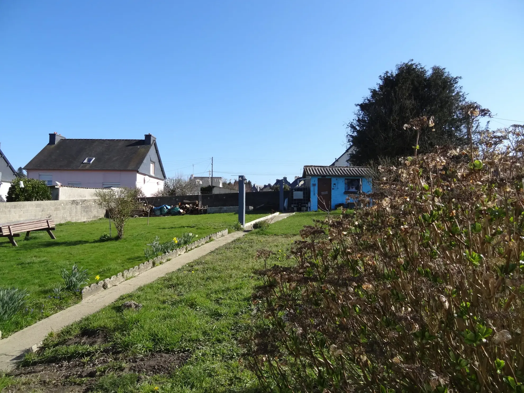 Maison de plain-pied avec jardin, garage à Saint Nicolas du Pelem 