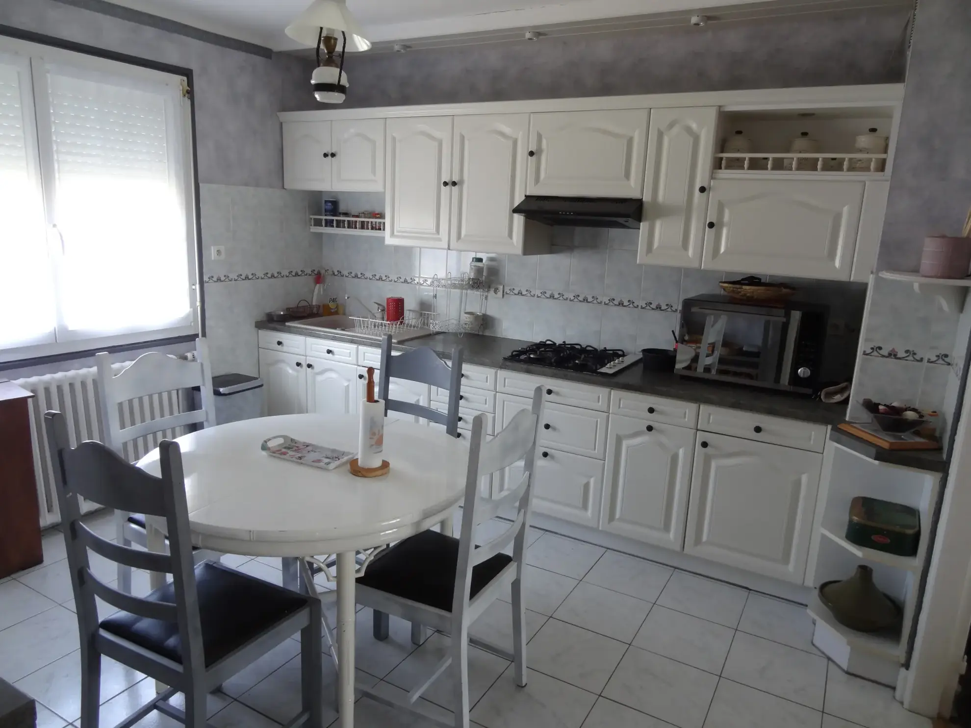 Maison de plain-pied avec jardin, garage à Saint Nicolas du Pelem 