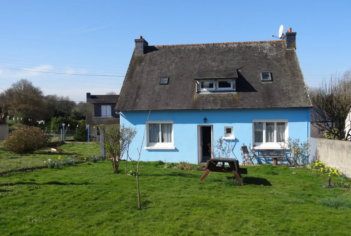 Maison de plain-pied avec jardin, garage à Saint Nicolas du Pelem 