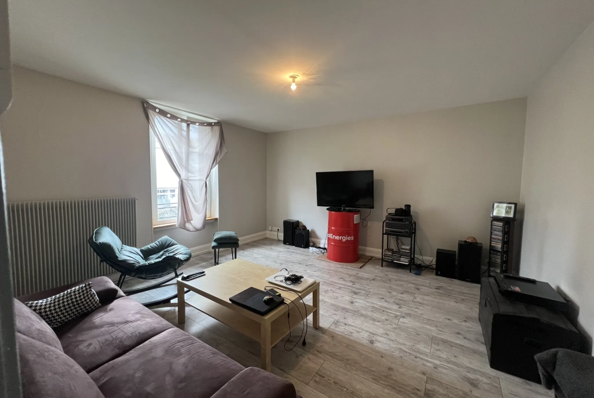 Appartement duplex avec terrasse, jardin et parking à Essey-les-Nancy 