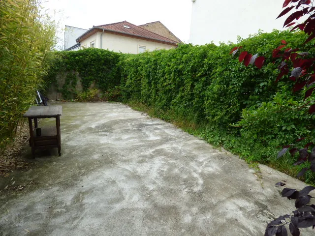 Appartement duplex avec terrasse, jardin et parking à Essey-les-Nancy 