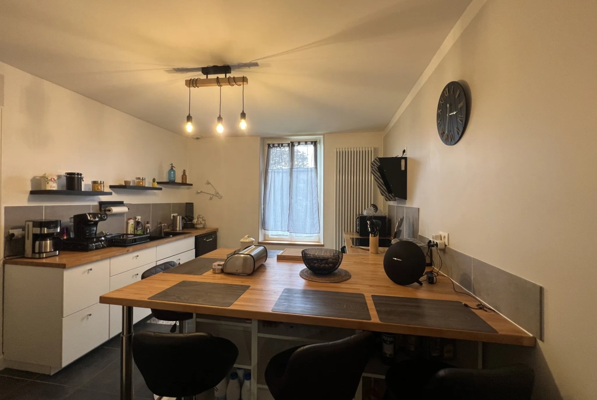 Appartement duplex avec terrasse, jardin et parking à Essey-les-Nancy 