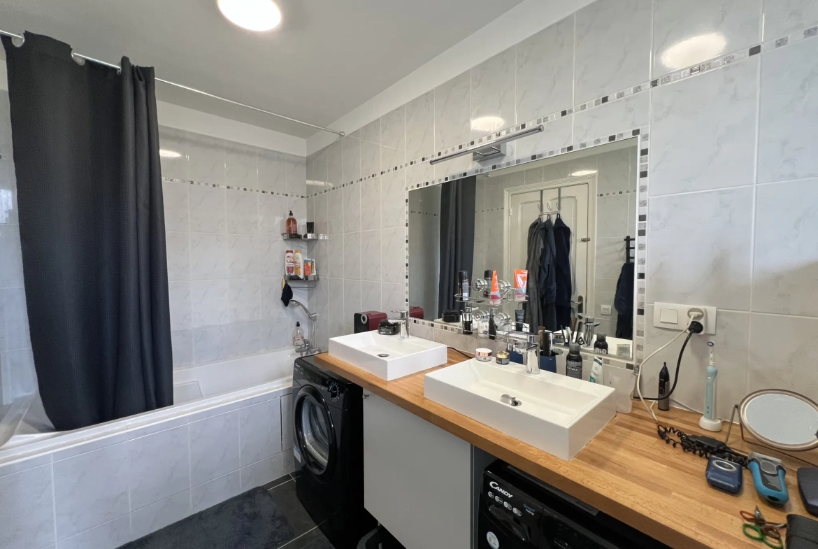 Appartement duplex avec terrasse, jardin et parking à Essey-les-Nancy 