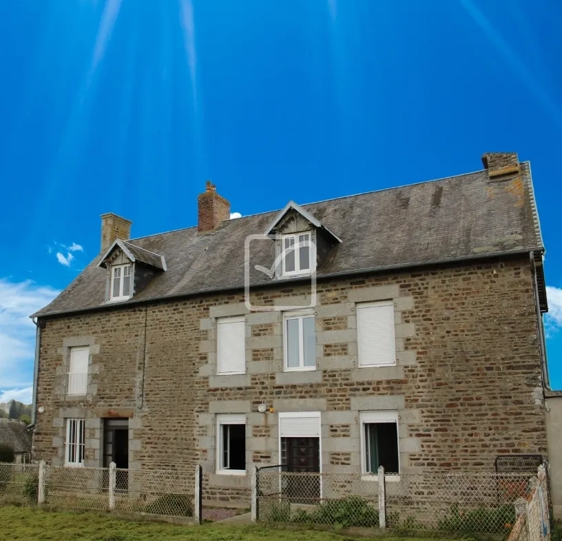 Maison 6 pièces de 123m² avec terrain de 1188m² à Le Menil Ciboult 
