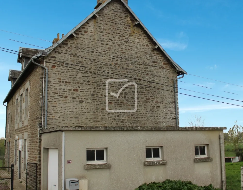 Maison 6 pièces de 123m² avec terrain de 1188m² à Le Menil Ciboult 