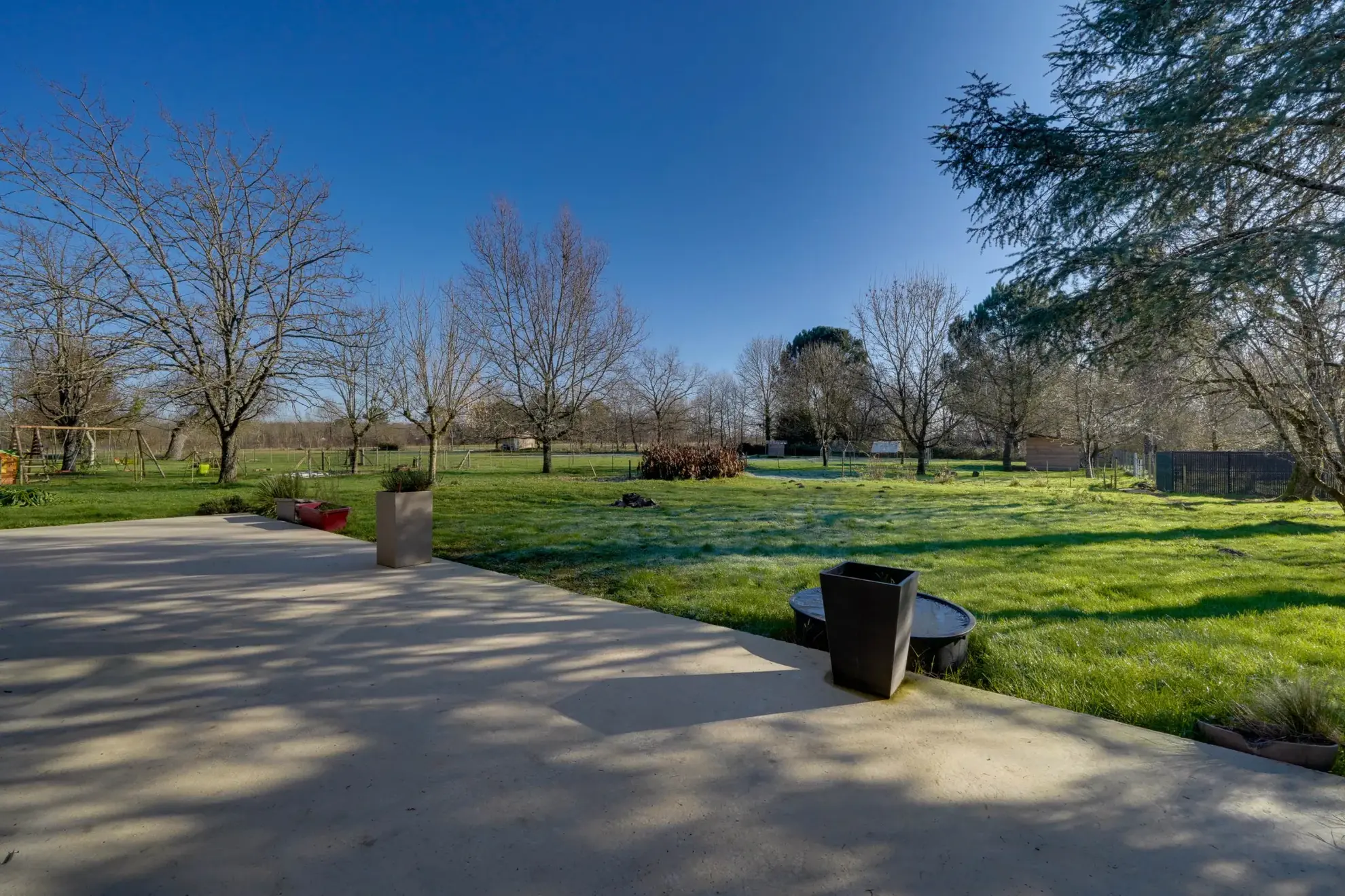 Belle maison en pierre de 133 m² avec jardin à Cubnezais, rénovation récente 
