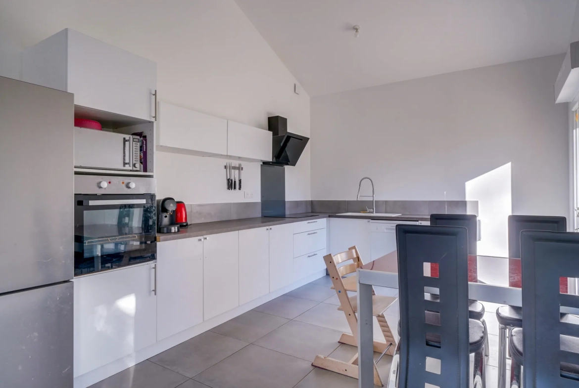 Belle maison en pierre de 133 m² avec jardin à Cubnezais, rénovation récente 