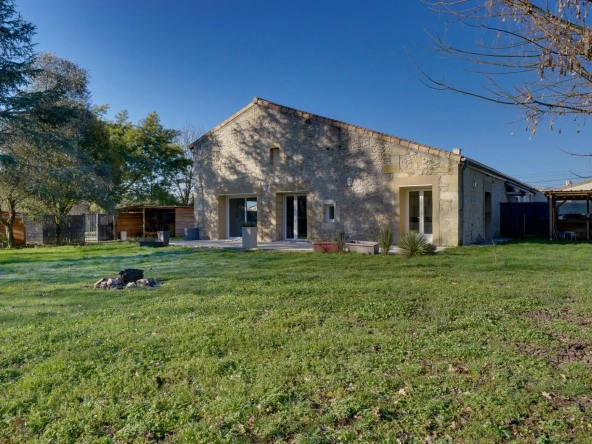 Belle maison en pierre de 133 m² avec jardin à Cubnezais, rénovation récente