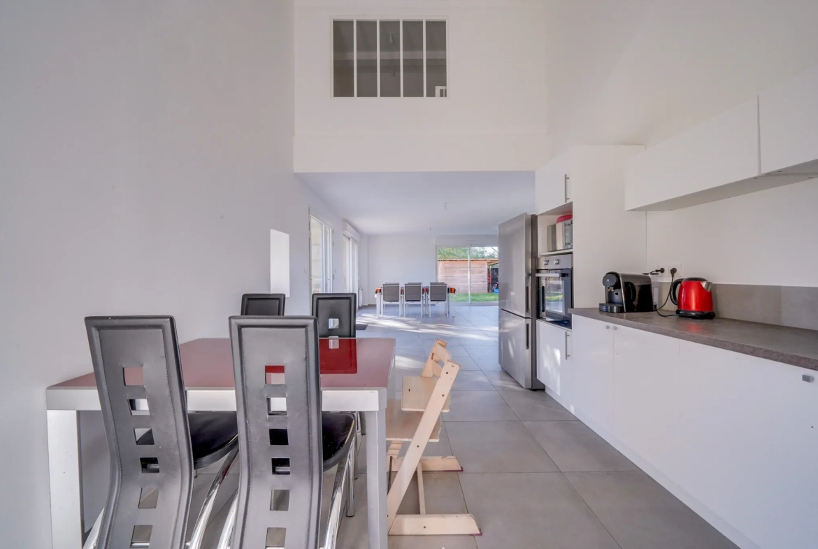 Belle maison en pierre de 133 m² avec jardin à Cubnezais, rénovation récente 