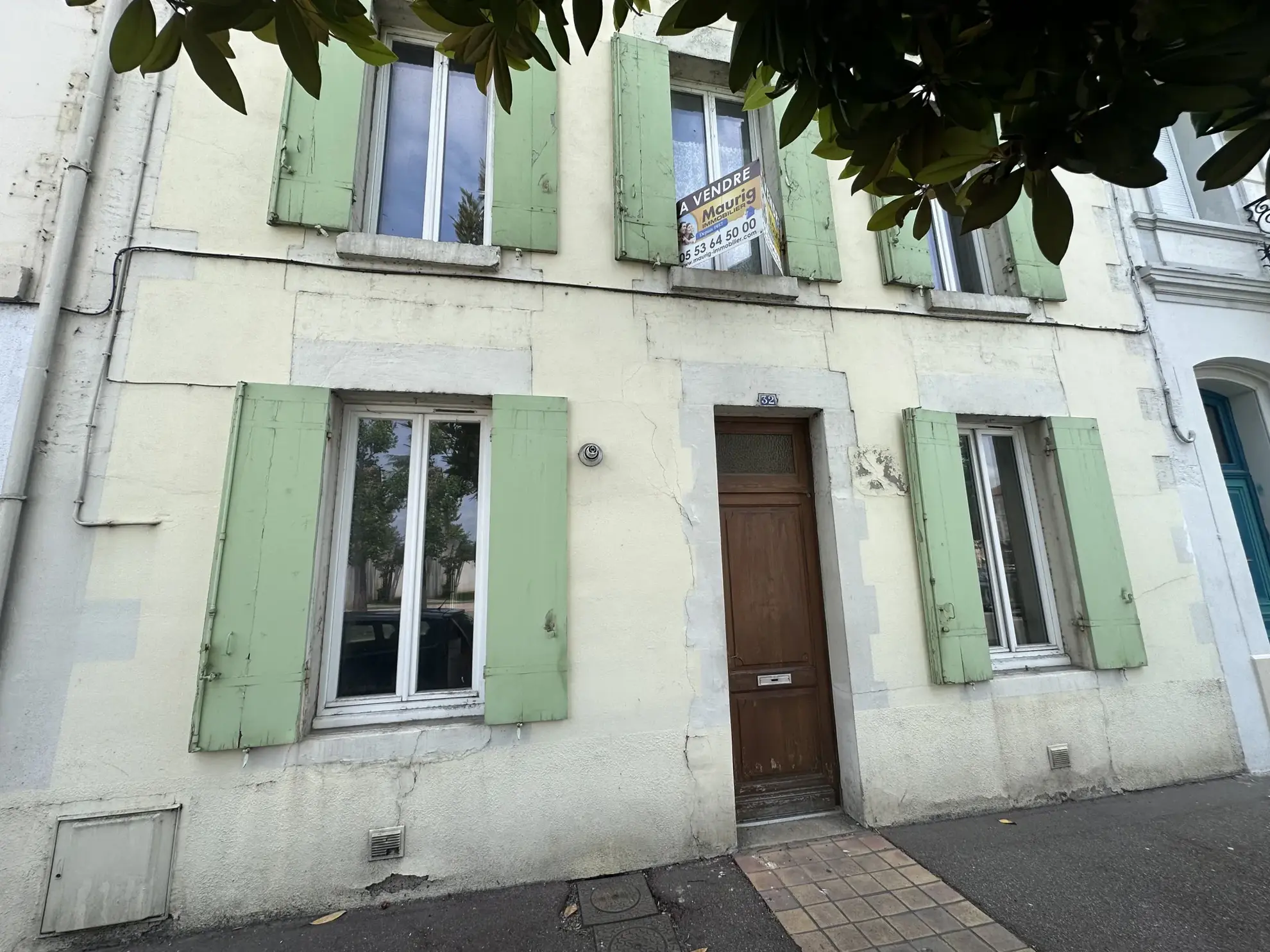 Maison en pierre avec grand garage à Sainte-Bazeille 47180 - Opportunité rare 