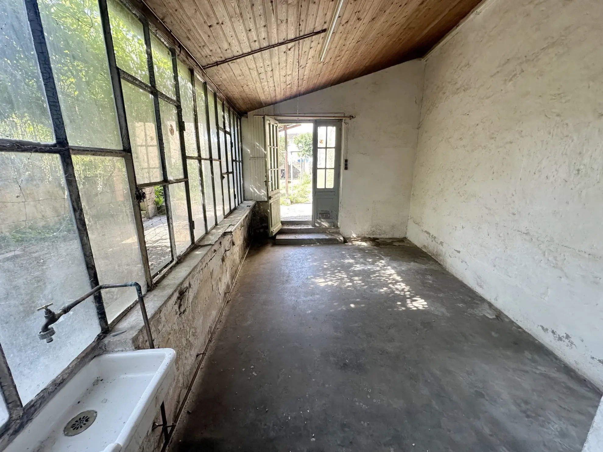 Maison en pierre avec grand garage à Sainte-Bazeille 47180 - Opportunité rare 