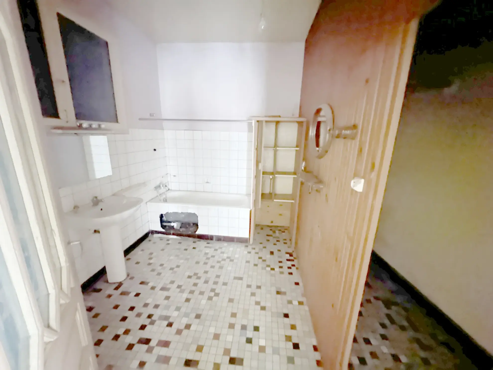 Maison en pierre avec grand garage à Sainte-Bazeille 47180 - Opportunité rare 