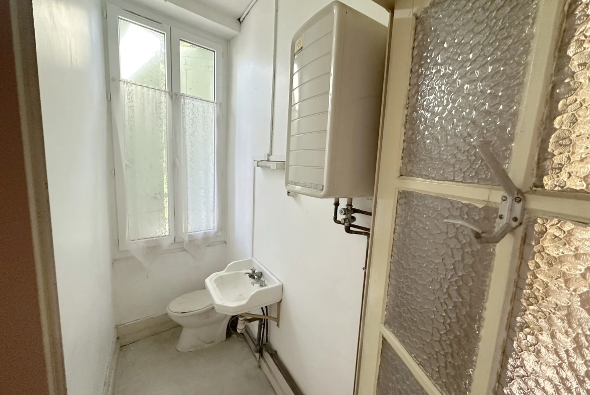 Maison en pierre avec grand garage à Sainte-Bazeille 47180 - Opportunité rare 