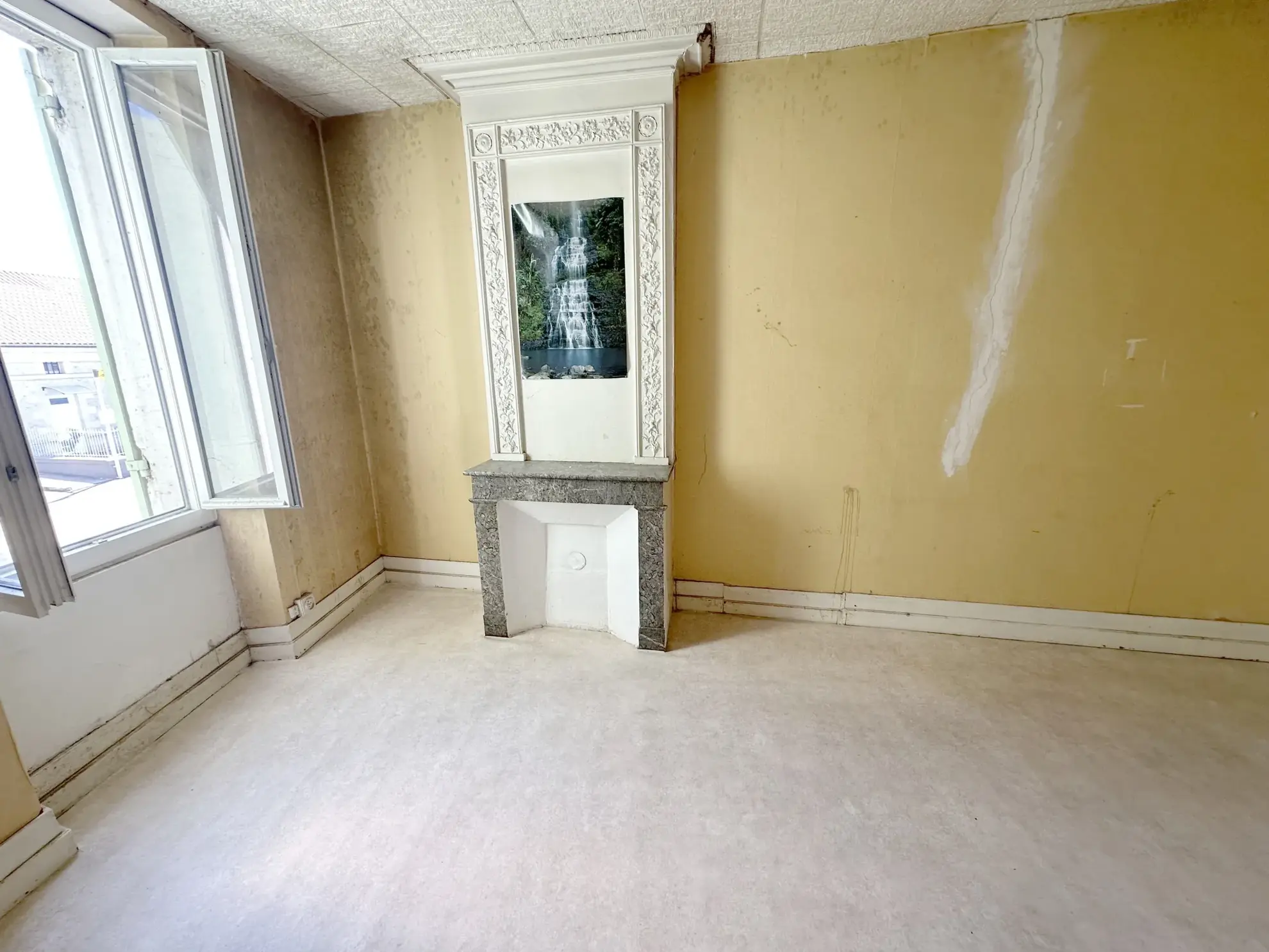Maison en pierre avec grand garage à Sainte-Bazeille 47180 - Opportunité rare 