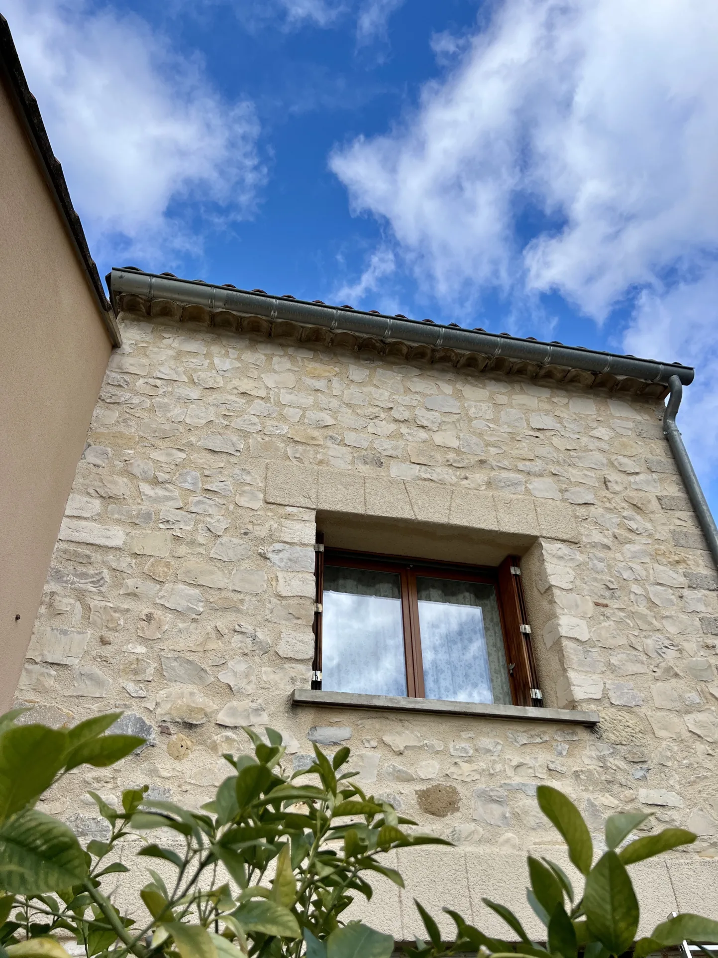 Maison en pierre avec jardin, dépendances et garage à Vaison-la-Romaine 
