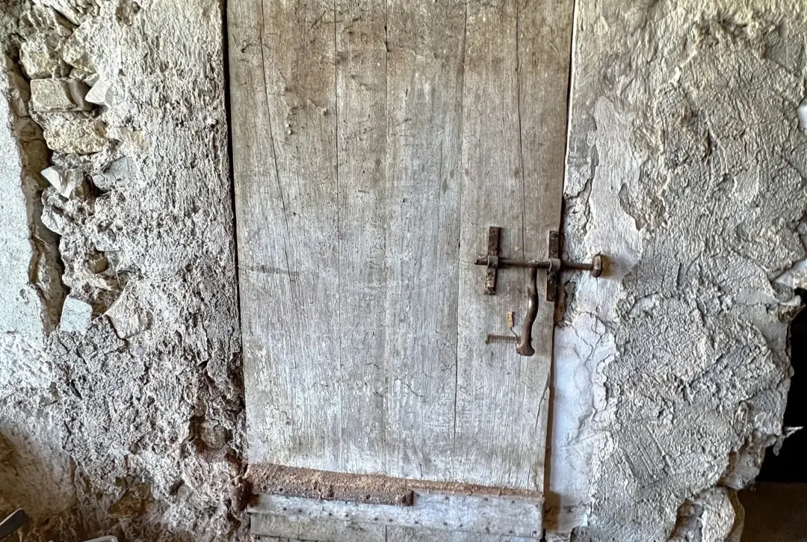 Maison en pierre avec jardin, dépendances et garage à Vaison-la-Romaine 