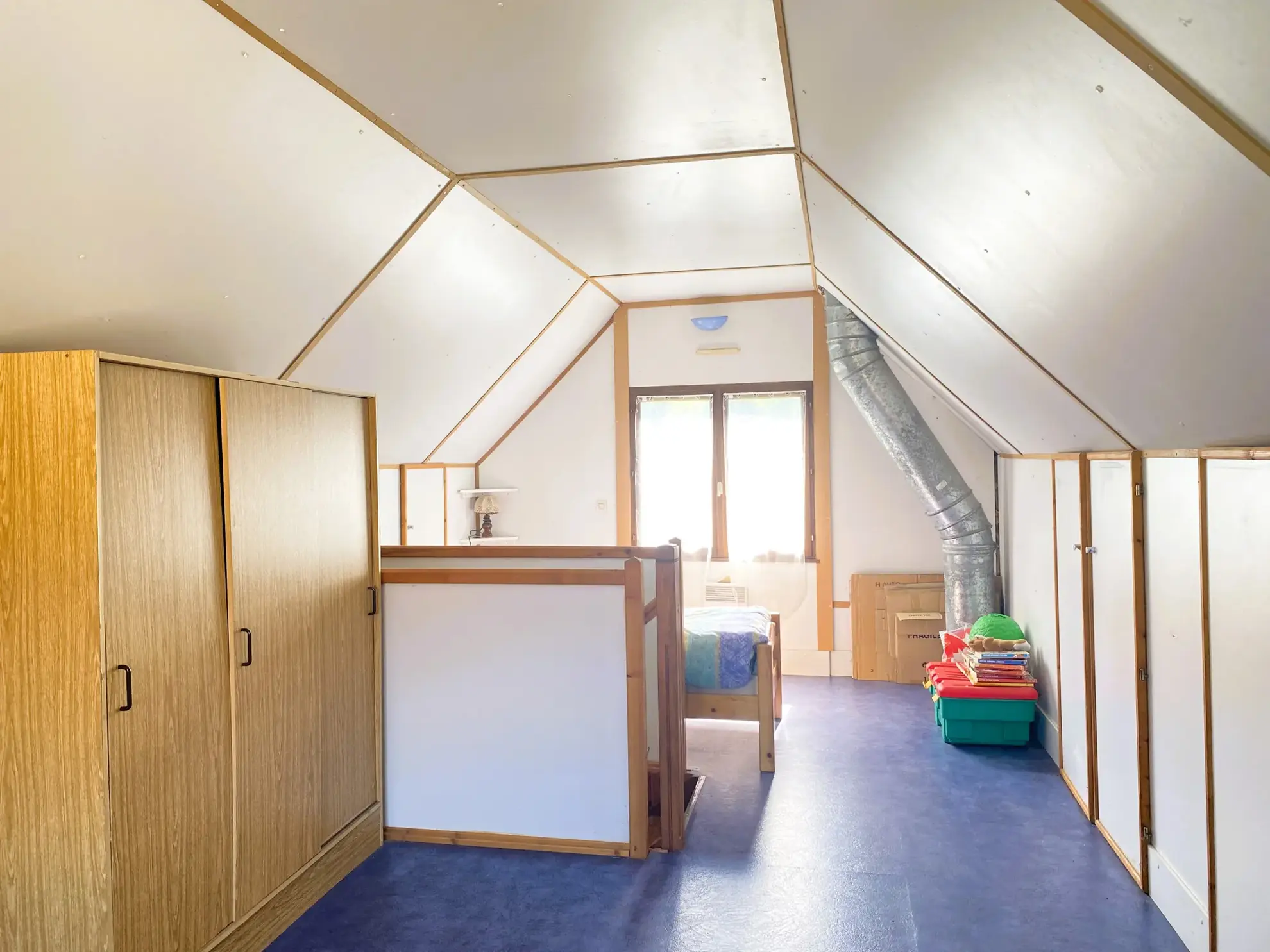 Maison à vendre dans domaine privé à Bazoches-sur-le-Betz (45) - 2 chambres, jardin, équipements sportifs 