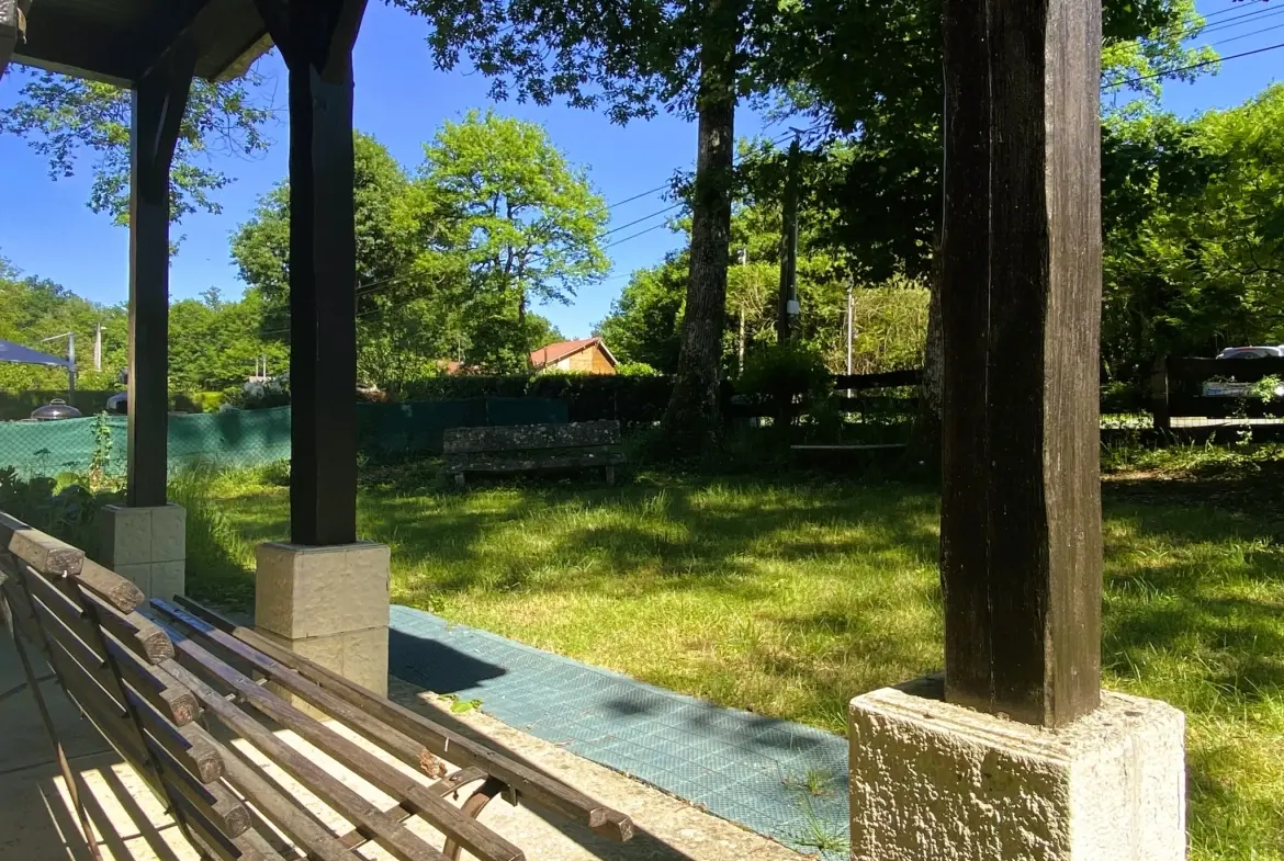 Maison à vendre dans domaine privé à Bazoches-sur-le-Betz (45) - 2 chambres, jardin, équipements sportifs 