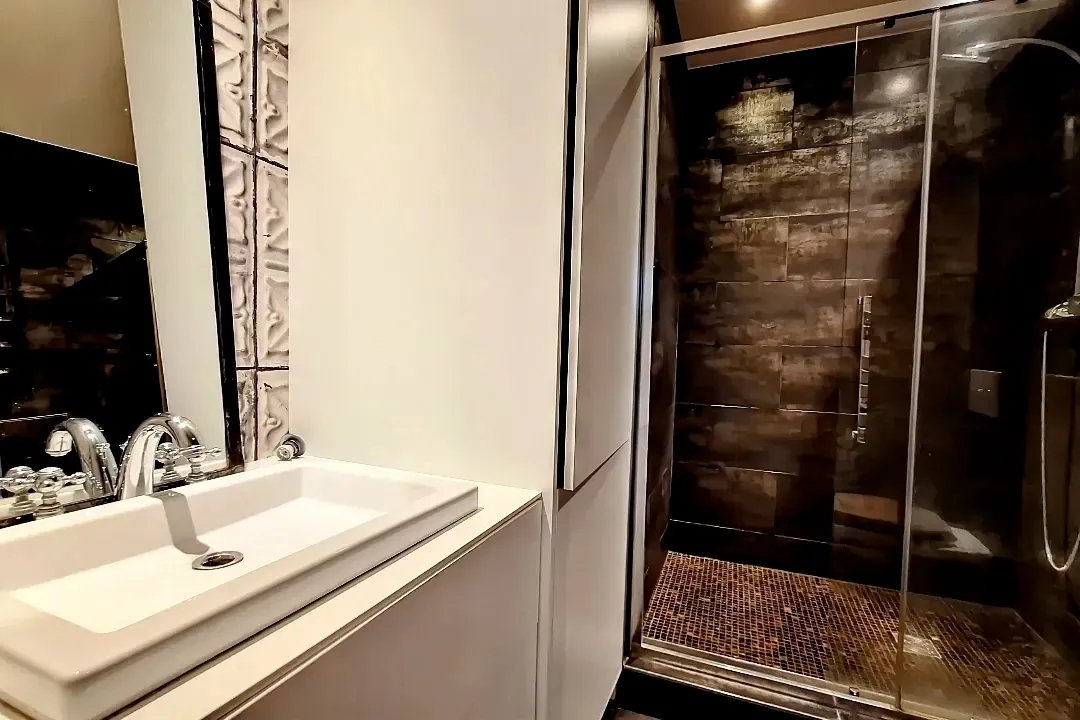 Magnifique appartement haussmannien de 85 m² à Mulhouse avec parking et cave 