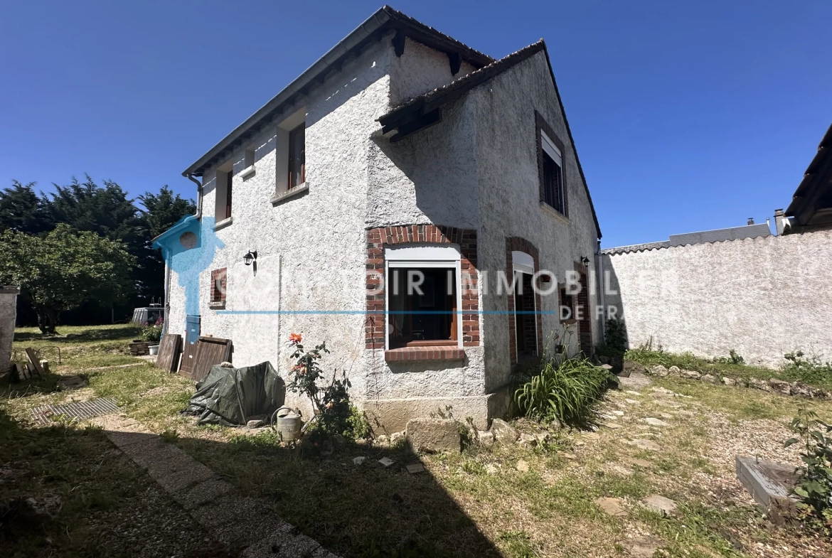 Maison familiale T4 de 105 m² avec jardin et piscine à Auneau (28700) 