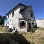 Maison familiale T4 de 105 m² avec jardin et piscine à Auneau (28700)