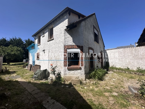 Maison familiale T4 de 105 m² avec jardin et piscine à Auneau (28700)