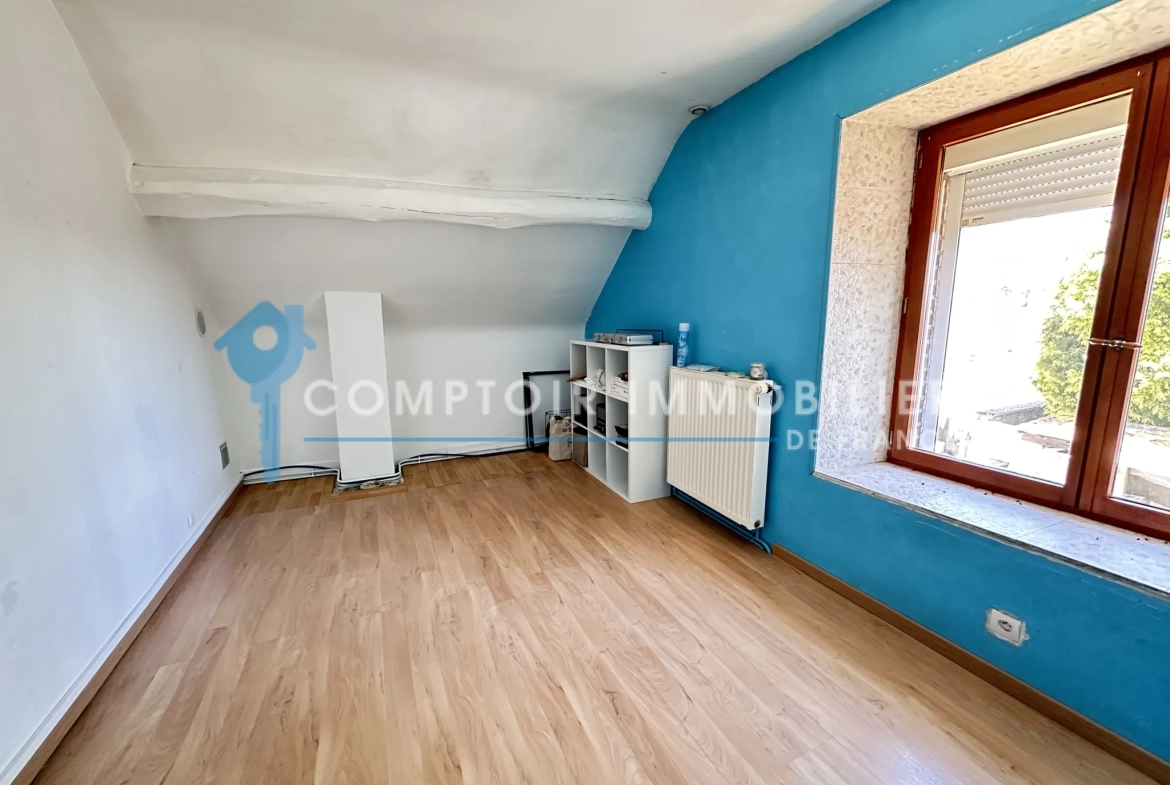 Maison familiale T4 de 105 m² avec jardin et piscine à Auneau (28700) 