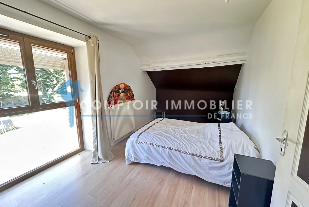 Maison familiale T4 de 105 m² avec jardin et piscine à Auneau (28700) 