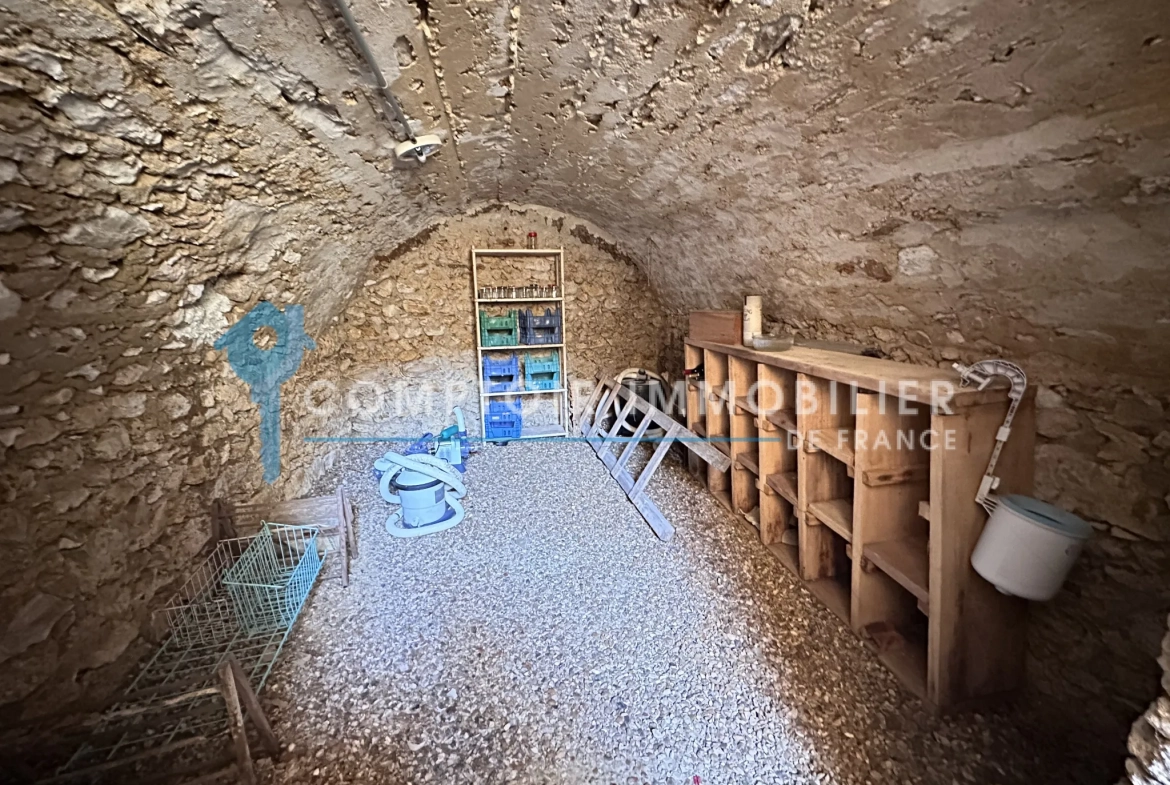 Maison familiale T4 de 105 m² avec jardin et piscine à Auneau (28700) 