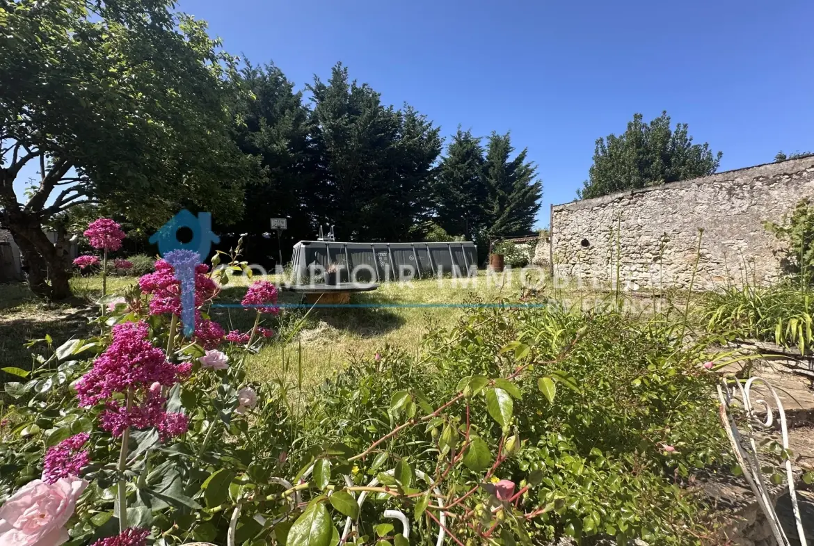 Maison familiale T4 de 105 m² avec jardin et piscine à Auneau (28700) 