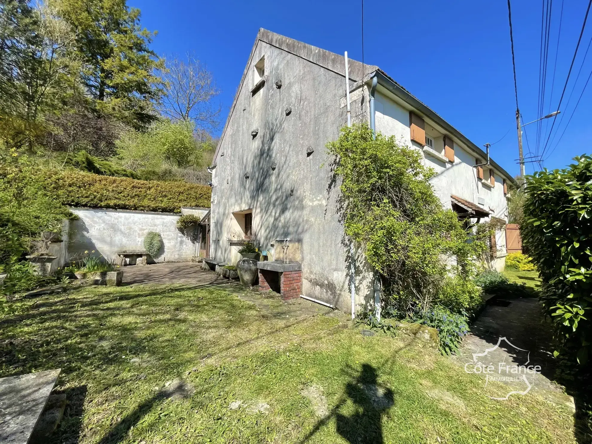 Maison de charme à Merry-Sec avec jardin et potentiel d'aménagement 