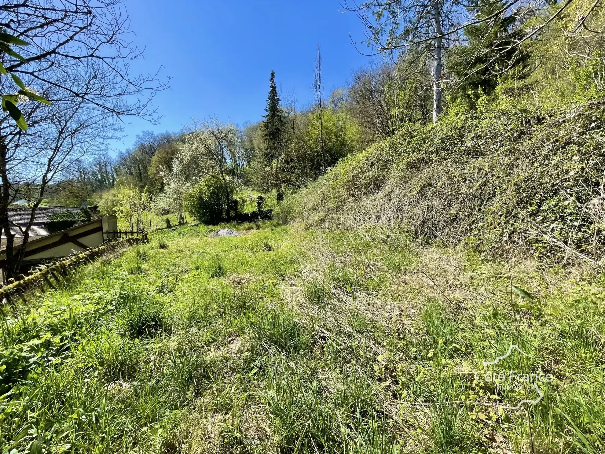 Maison de charme à Merry-Sec avec jardin et potentiel d'aménagement 