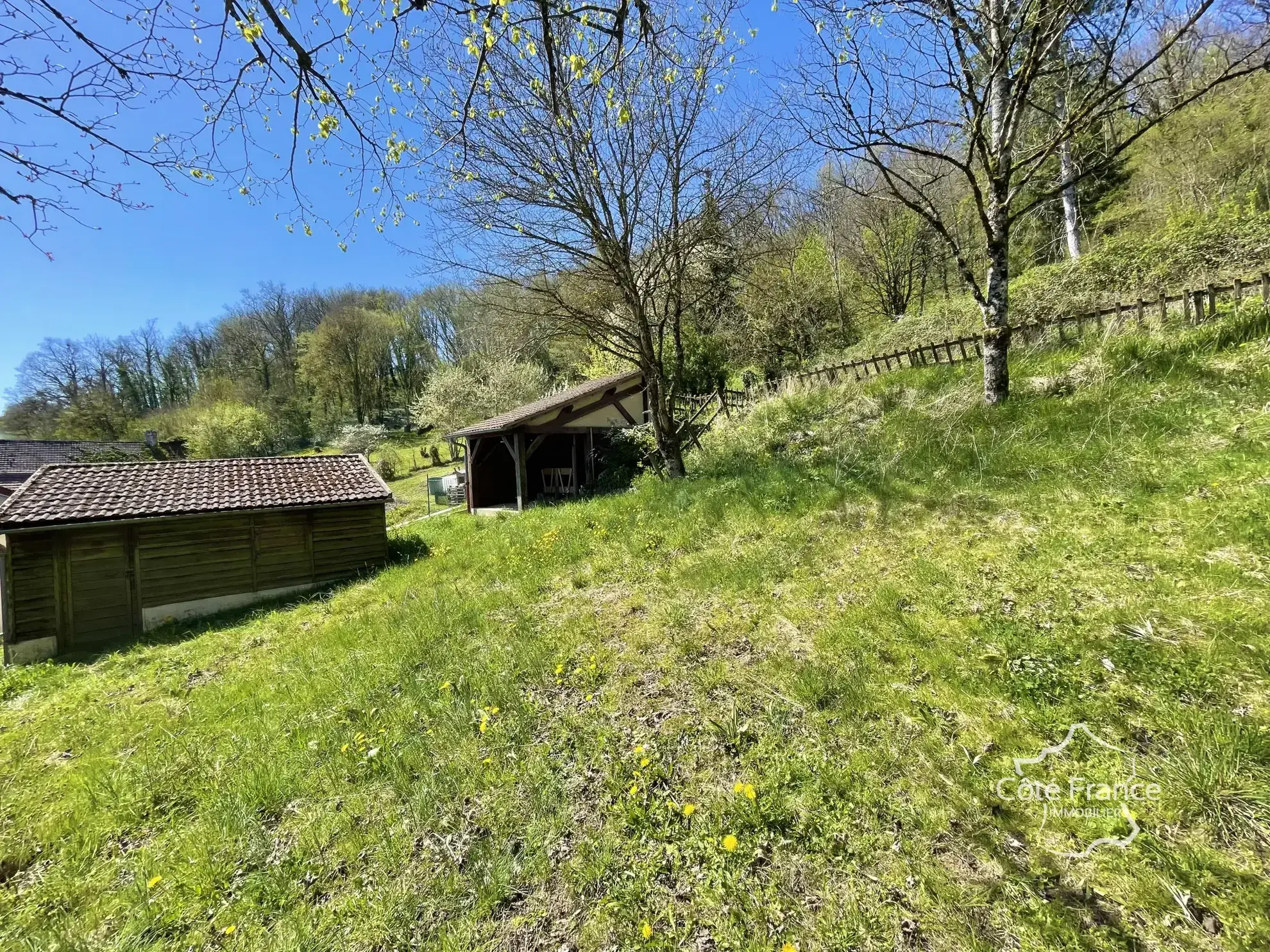Maison de charme à Merry-Sec avec jardin et potentiel d'aménagement 