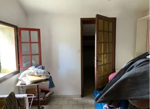 Villa de 148m² à Mornas en vente aux enchères avec grande parcelle 