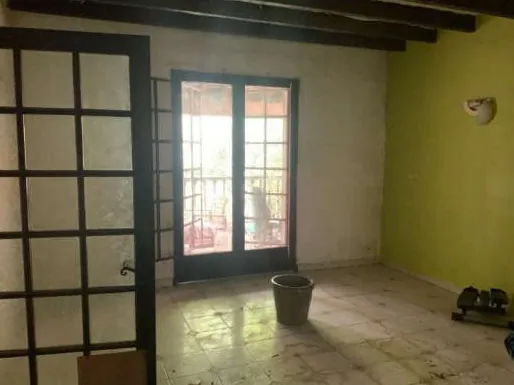 Villa de 148m² à Mornas en vente aux enchères avec grande parcelle 