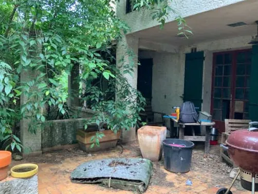 Villa de 148m² à Mornas en vente aux enchères avec grande parcelle 