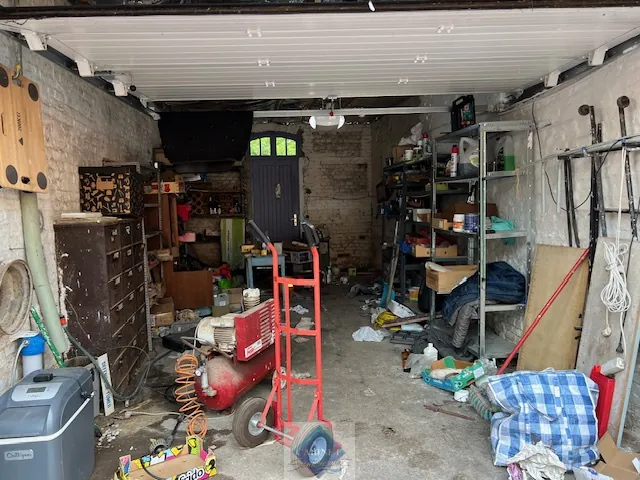Maison spacieuse avec 3 chambres et 2 garages en centre-ville d'Abbeville 