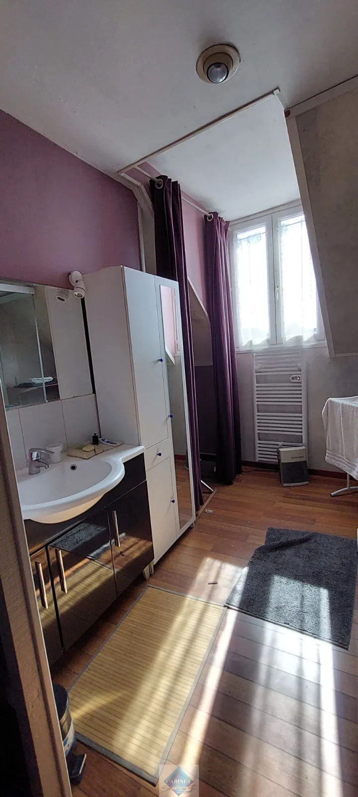 Maison spacieuse avec 3 chambres et 2 garages en centre-ville d'Abbeville 