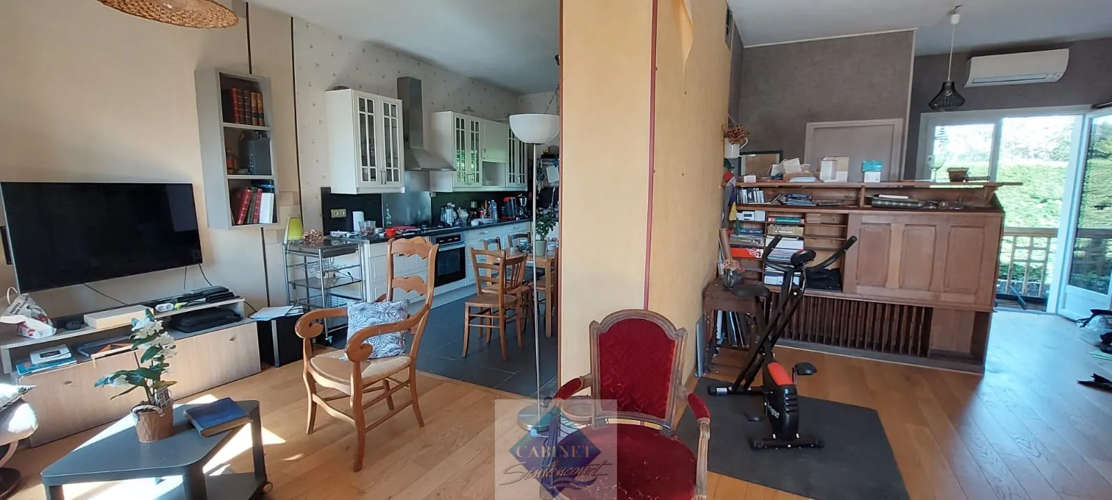 Maison spacieuse avec 3 chambres et 2 garages en centre-ville d'Abbeville 