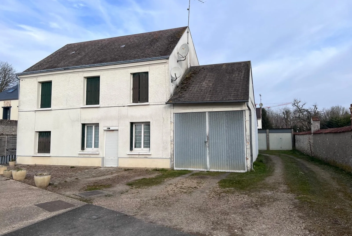 Immeuble de rapport à Angerville – 4 logements et 4 garages, bon rendement locatif 