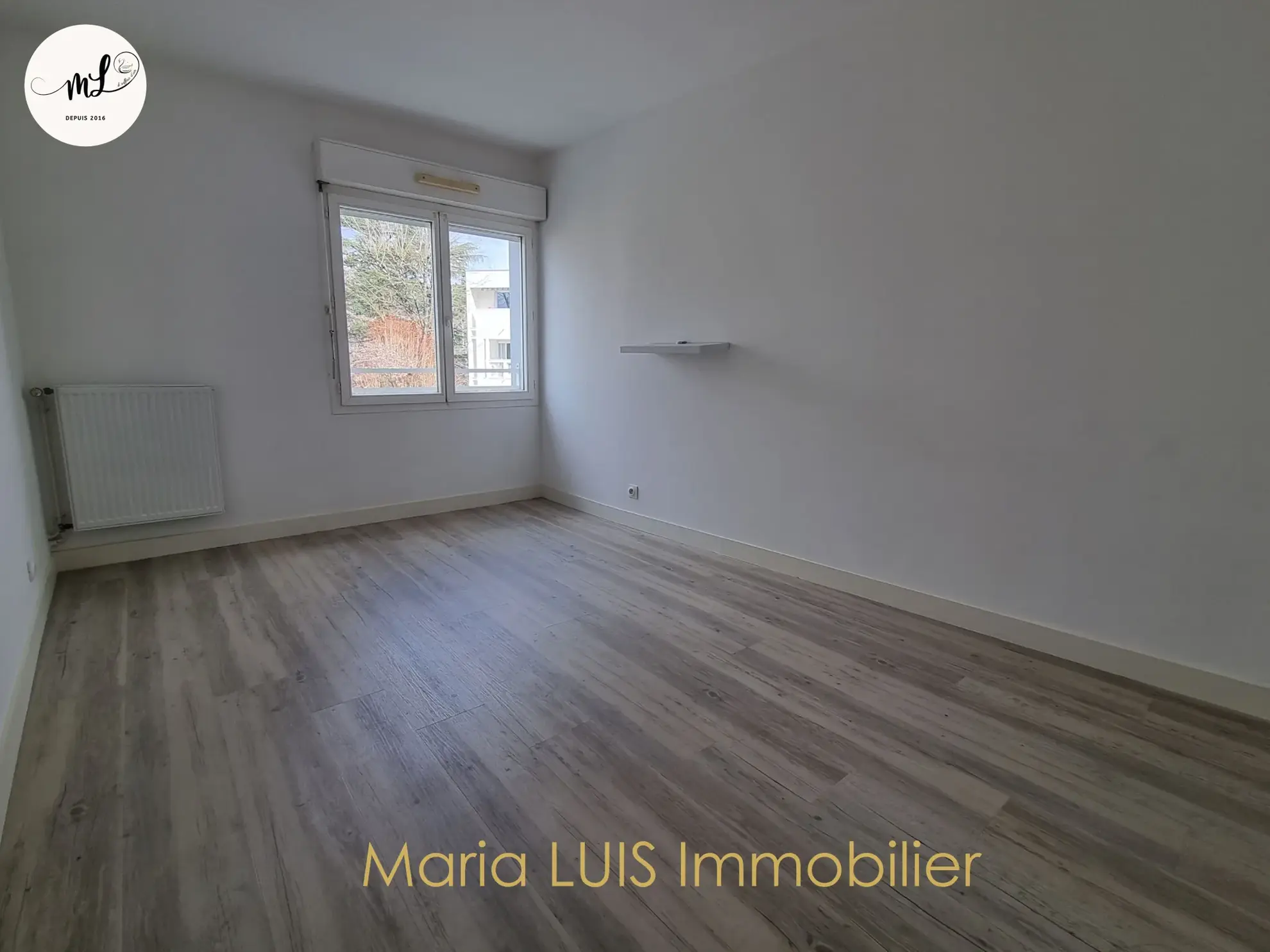 Appartement 4 pièces à Saint-Médard-en-Jalles, centre-ville, avec parking et balcon, sans travaux 