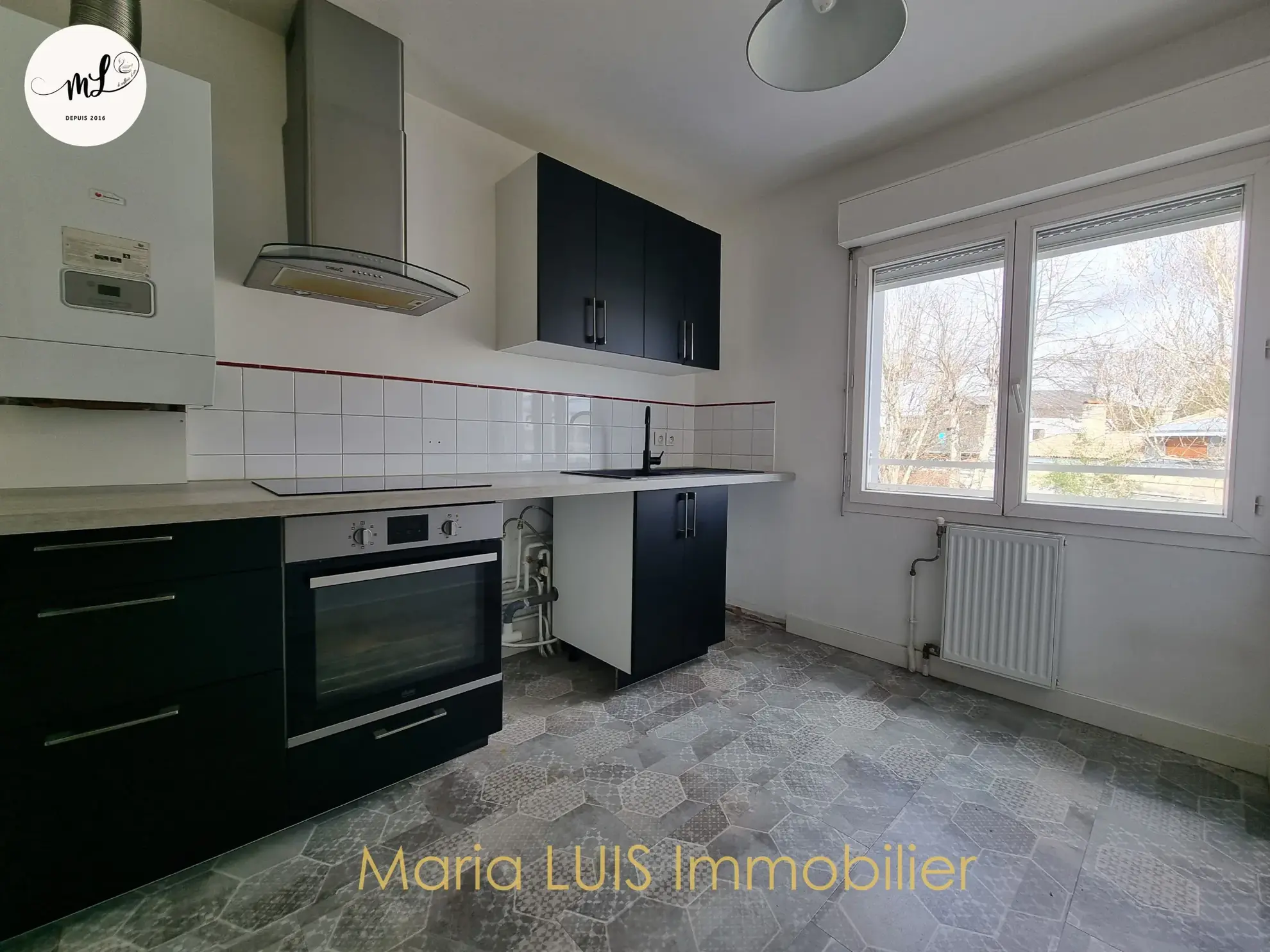 Appartement 4 pièces à Saint-Médard-en-Jalles, centre-ville, avec parking et balcon, sans travaux 