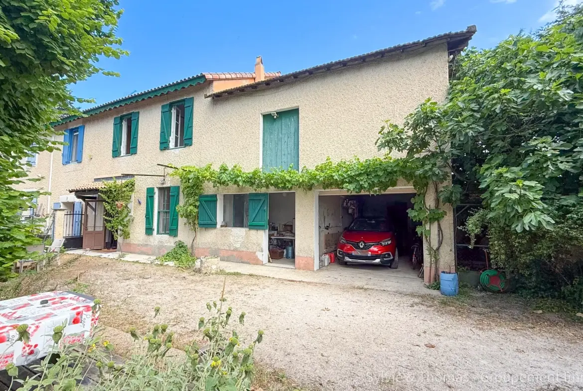Belle maison à vendre à Orange avec grand terrain et potentiel d’extension 