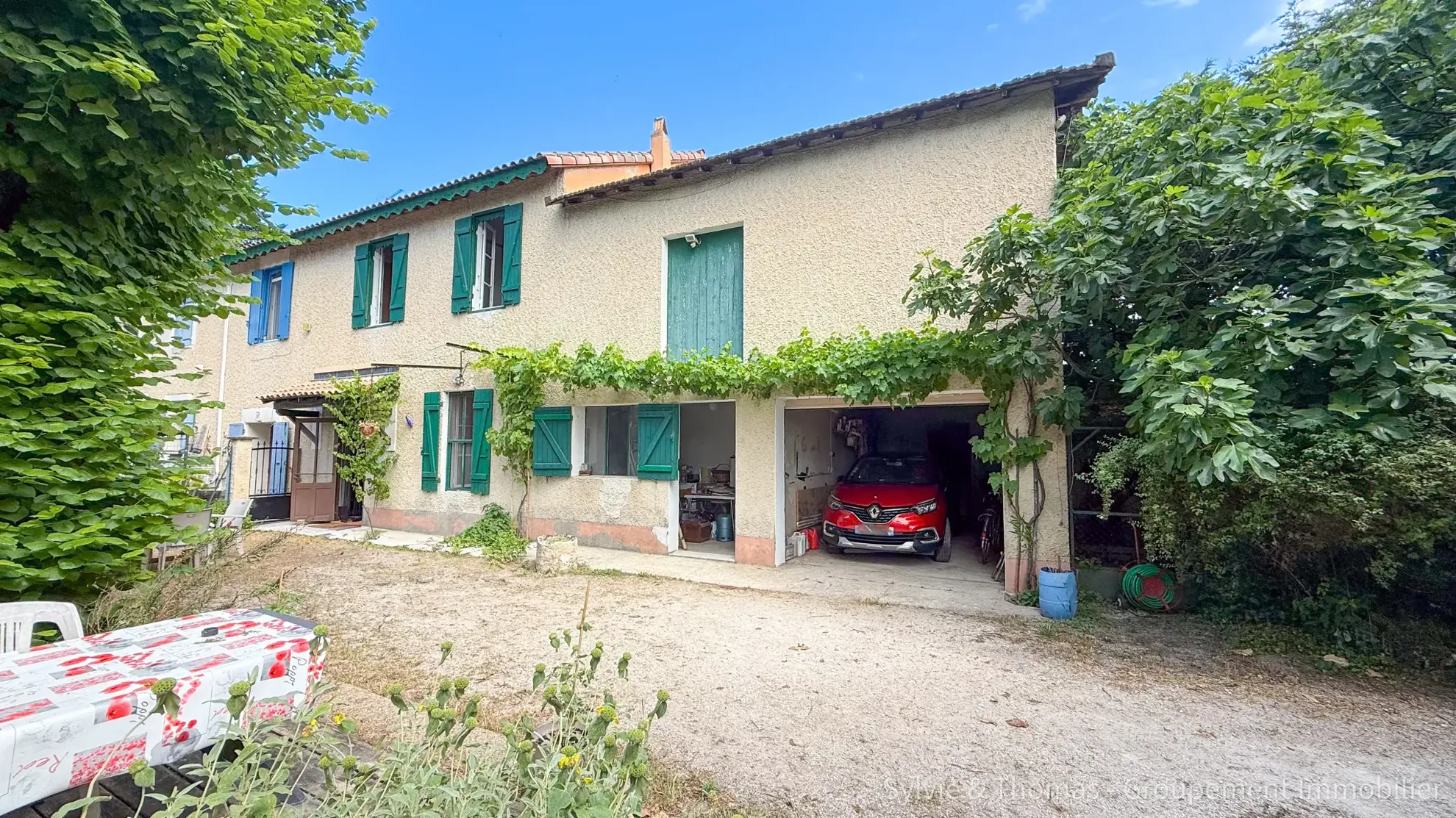 Belle maison à vendre à Orange avec grand terrain et potentiel d’extension 