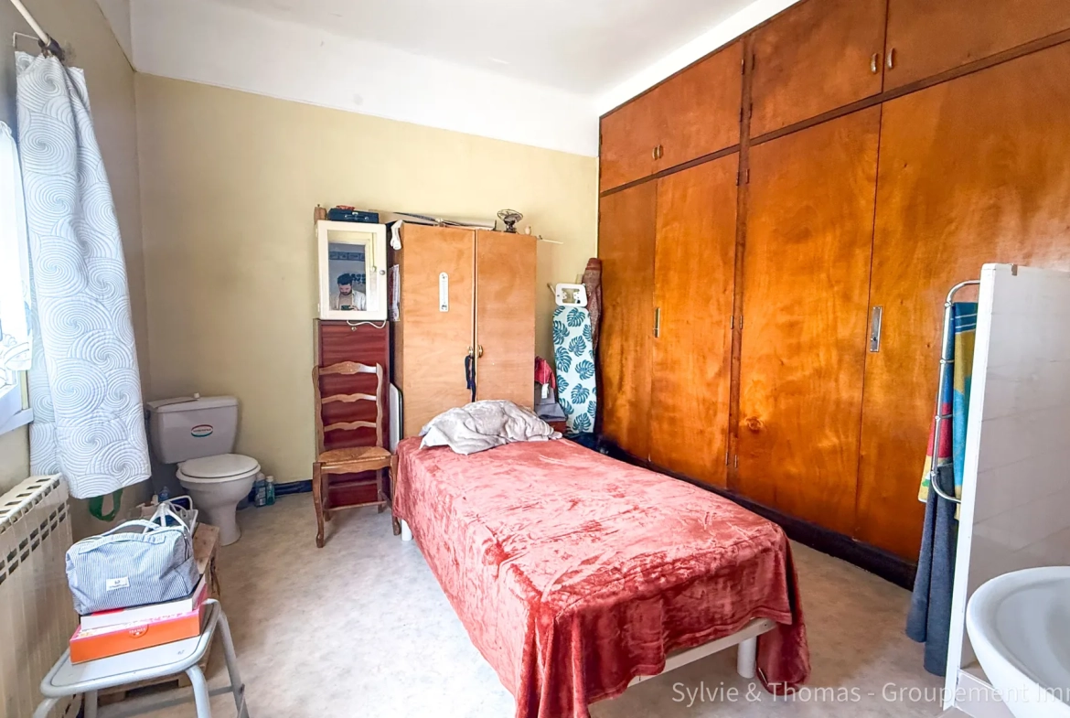 Belle maison à vendre à Orange avec grand terrain et potentiel d’extension 