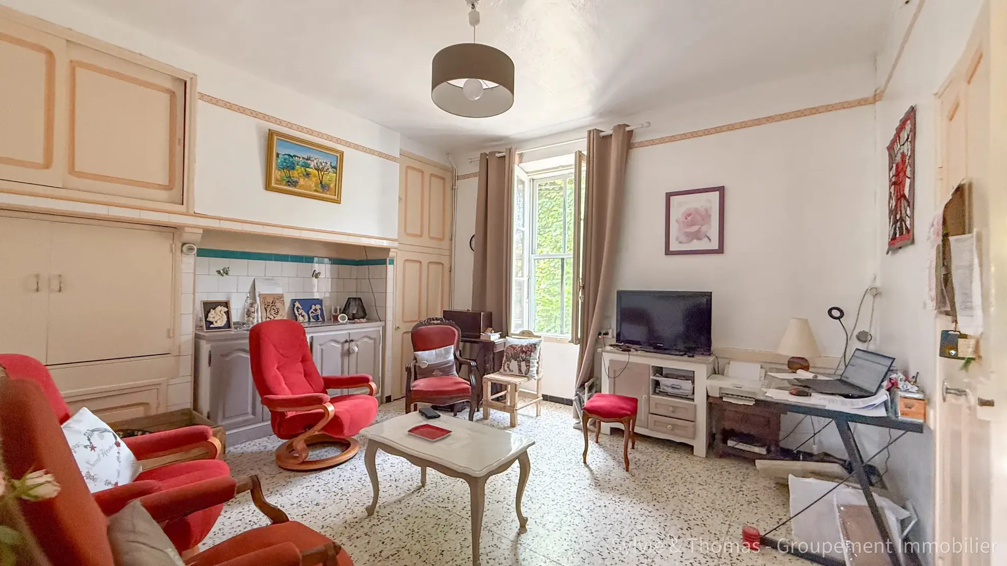 Belle maison à vendre à Orange avec grand terrain et potentiel d’extension 