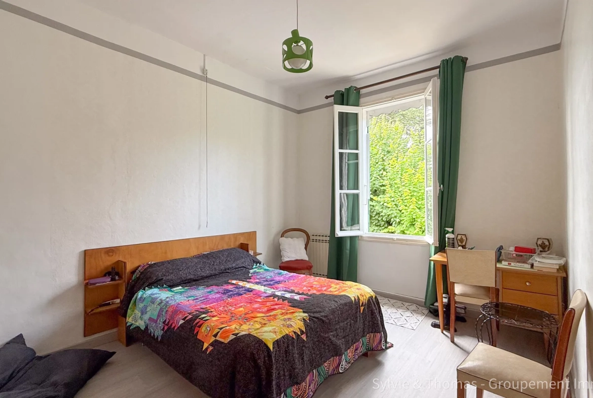 Belle maison à vendre à Orange avec grand terrain et potentiel d’extension 