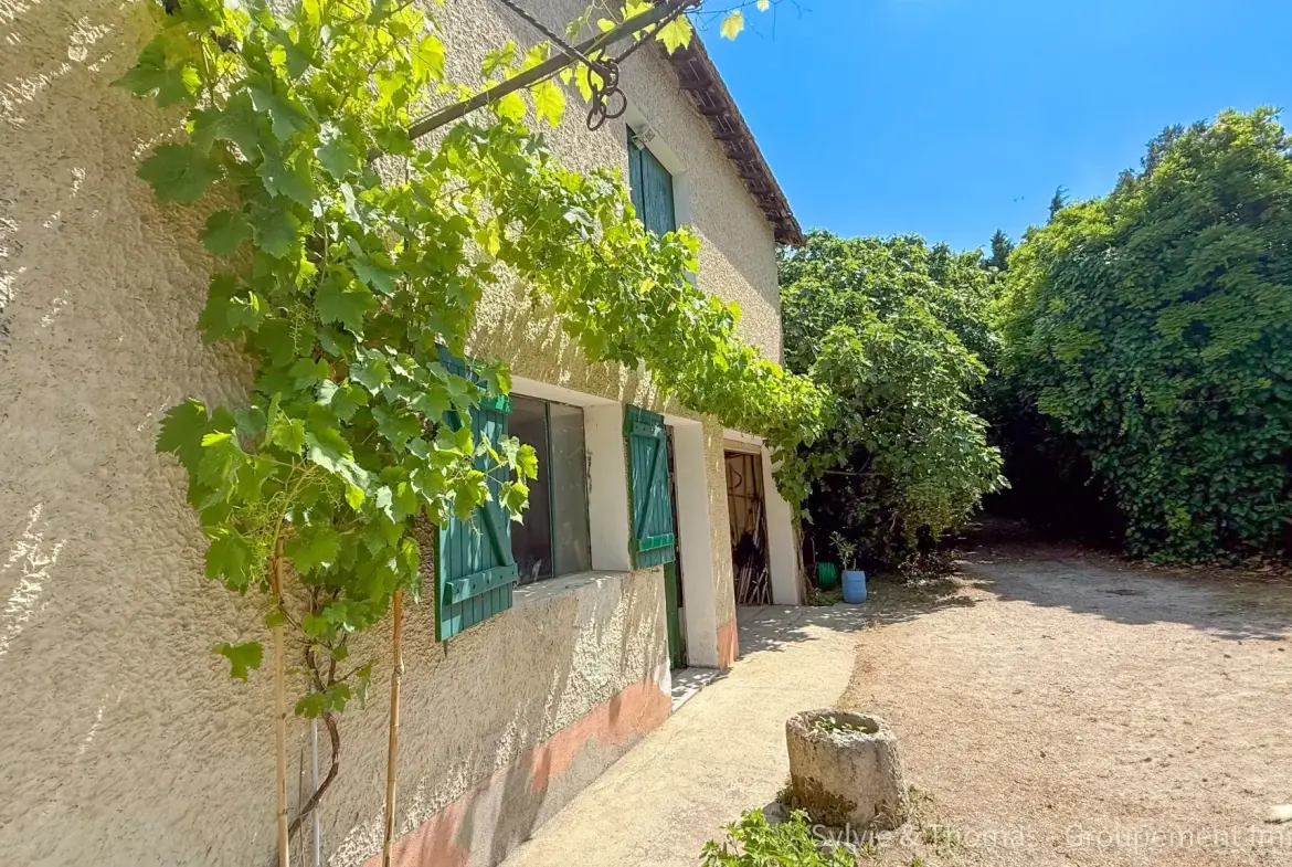 Belle maison à vendre à Orange avec grand terrain et potentiel d’extension 