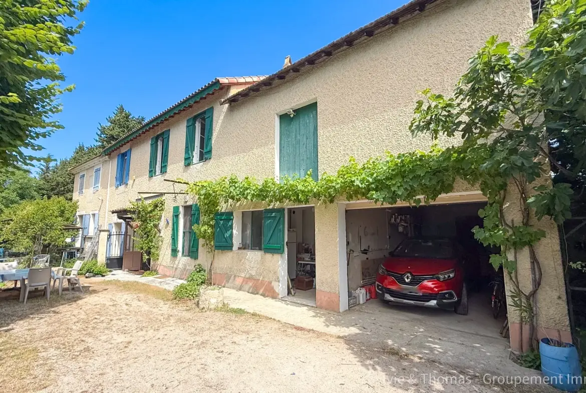 Belle maison à vendre à Orange avec grand terrain et potentiel d’extension 