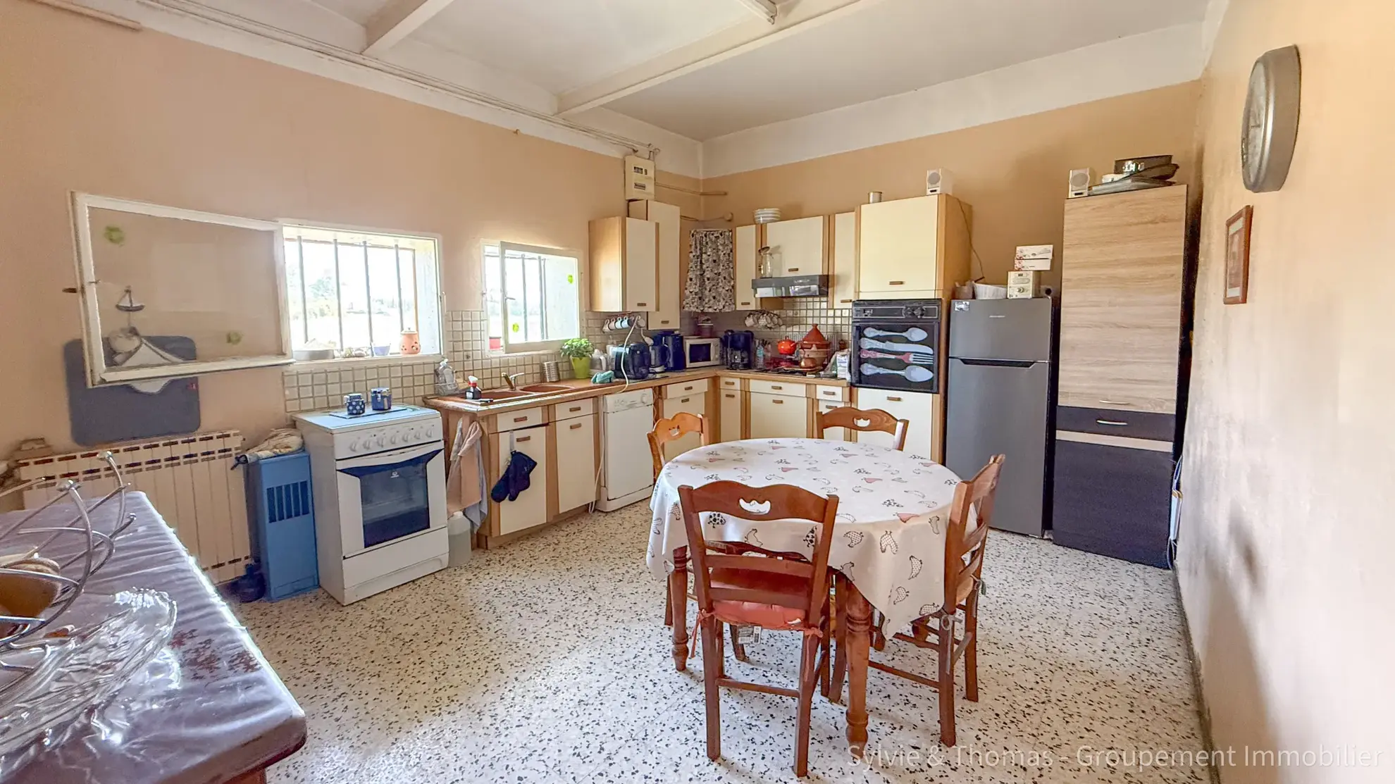 Belle maison à vendre à Orange avec grand terrain et potentiel d’extension 